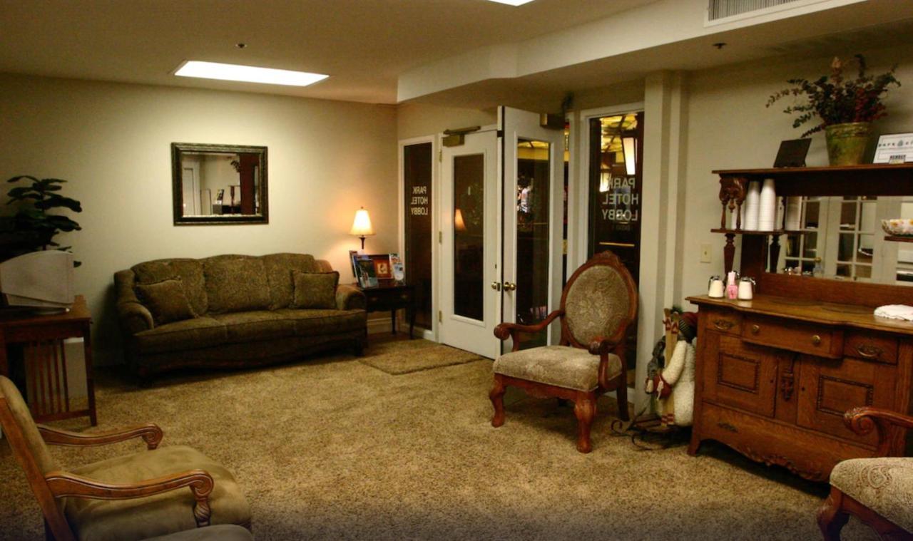 Park Hotel Condominiums 파크 시티 외부 사진